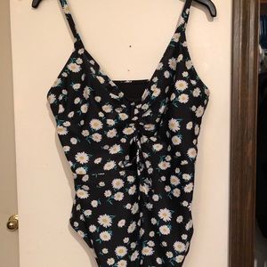 Forever 21 Daisy bathing suit, size 1X
